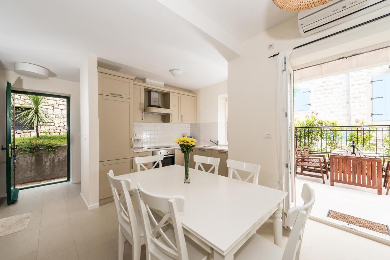 Lavender House With Shared Pool Villa Herceg Novi Bagian luar foto